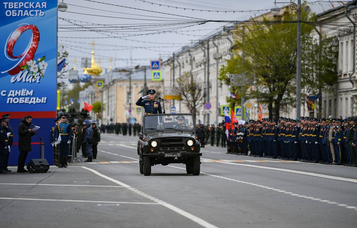 В Твери и Ржеве состоялись торжественные прохождения войск