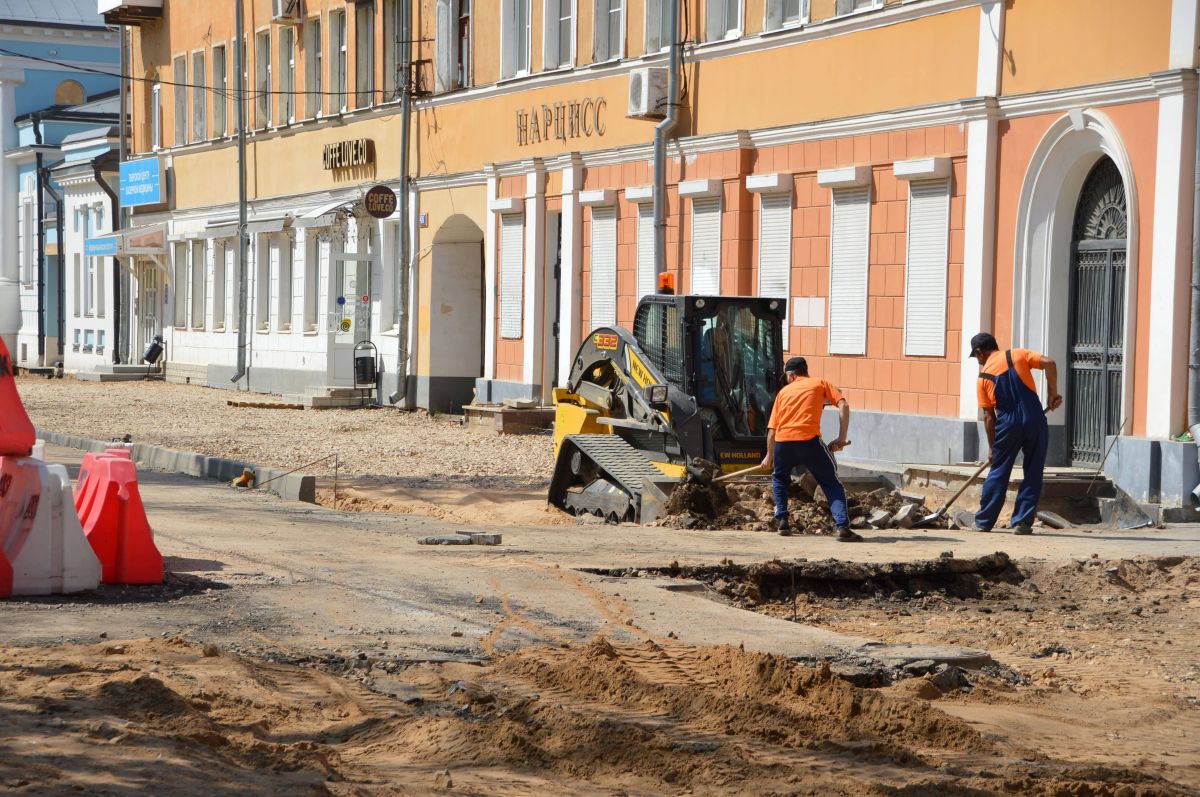 В Твери продолжается ремонт дорог и тротуаров